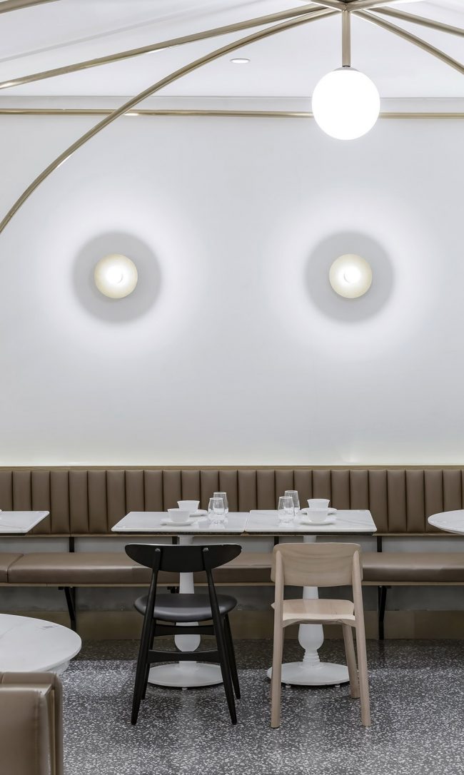 Dian Dian Yipin Cha Chaan Teng by Golucci International Design