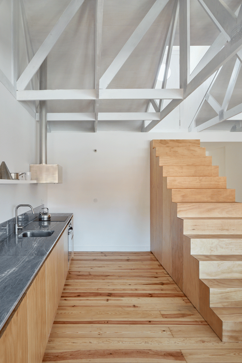 Dom Vasco apartment renovation by Arriba
