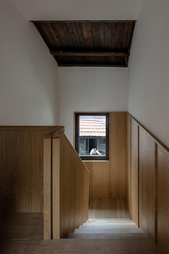 The House With A Tiny Patio by Atelier taoc