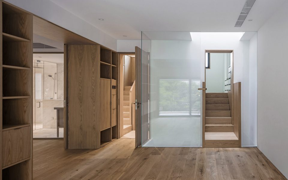 The House With A Tiny Patio by Atelier taoc