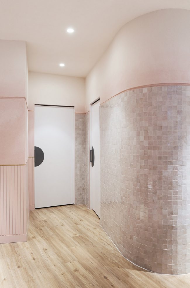 California Nails in Barangaroo by Tom Mark Henry