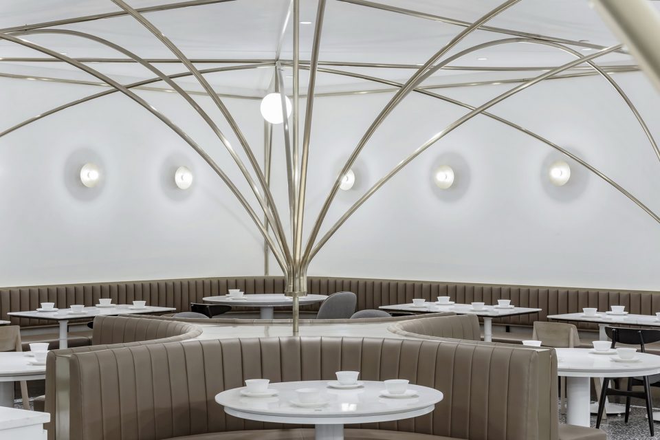 Dian Dian Yipin Cha Chaan Teng by Golucci International Design