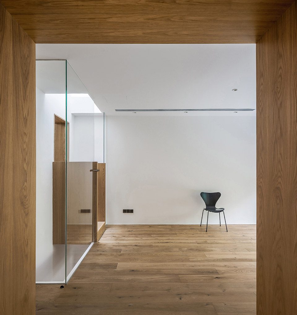 The House With A Tiny Patio by Atelier taoc