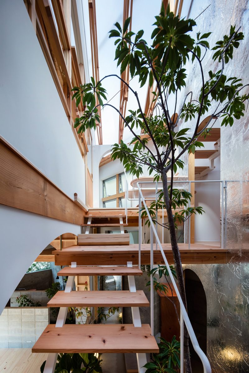 Hat House by FUMIASO ARCHITECTUR ASSOCIATES