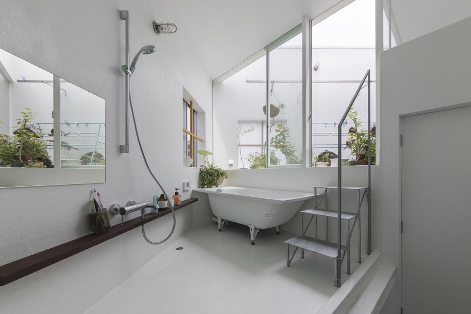 House in Miyamoto by Tato Architects