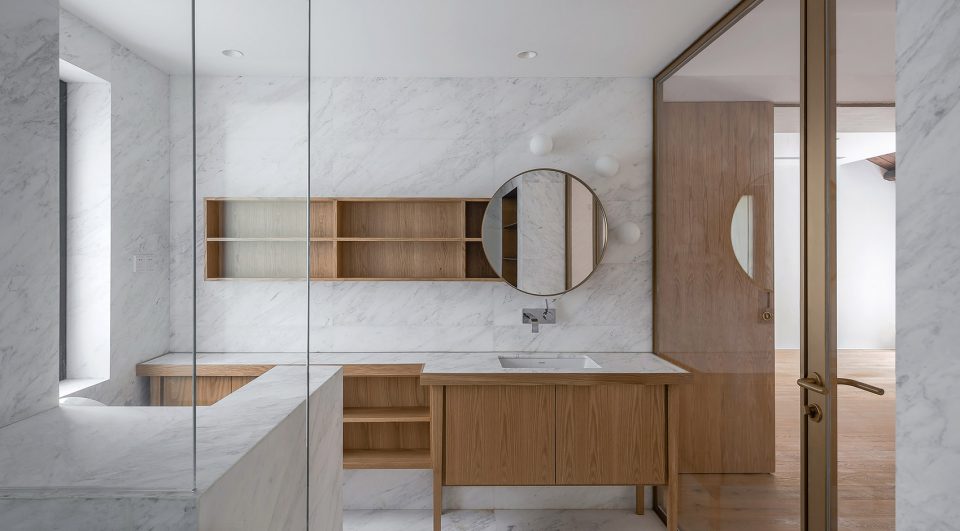 The House With A Tiny Patio by Atelier taoc