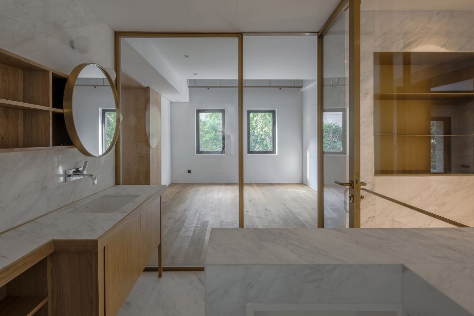 The House With A Tiny Patio by Atelier taoc