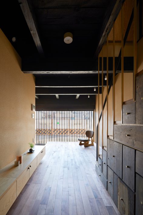 Guest House in Kyoto by B.L.U.E. Architecture Studio