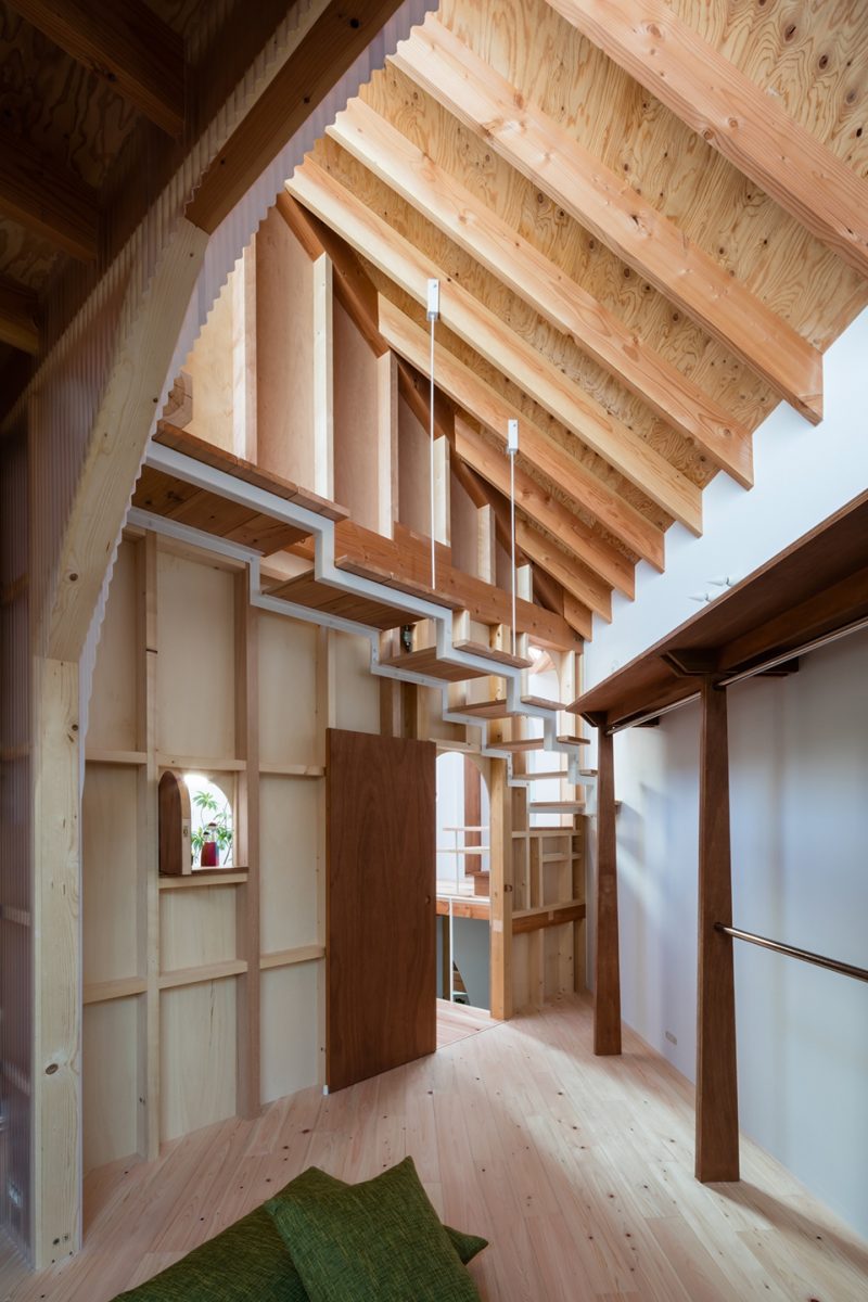 Hat House by FUMIASO ARCHITECTUR ASSOCIATES
