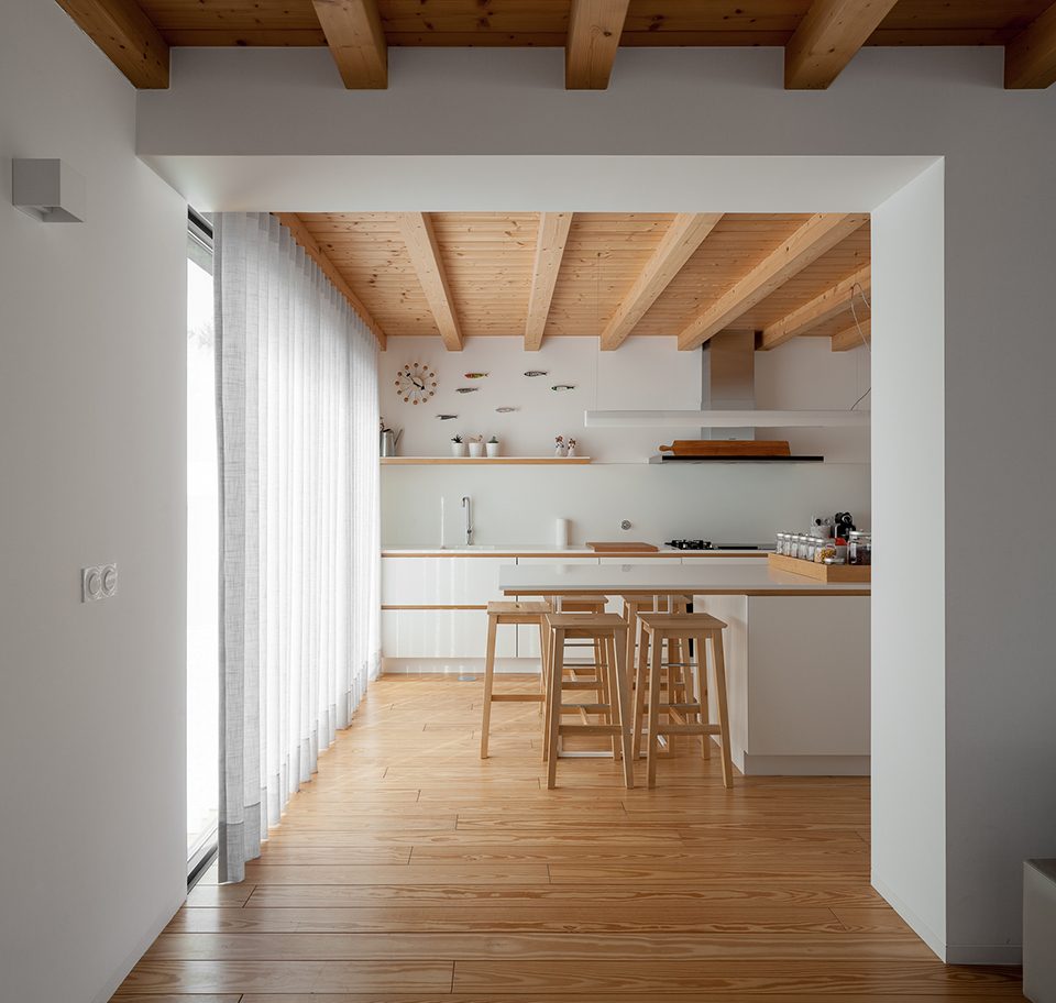 House Santa Maria by PEDRO HENRIQUE ARQUITETO