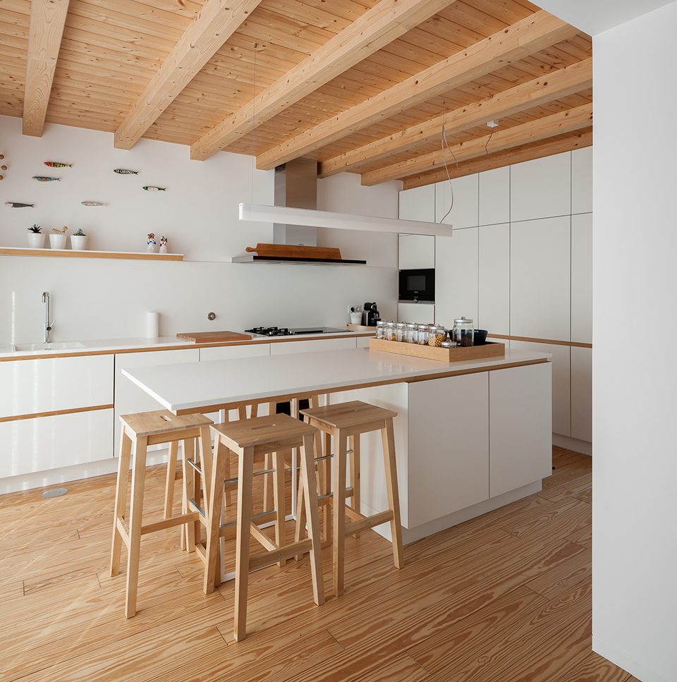 House Santa Maria by PEDRO HENRIQUE ARQUITETO