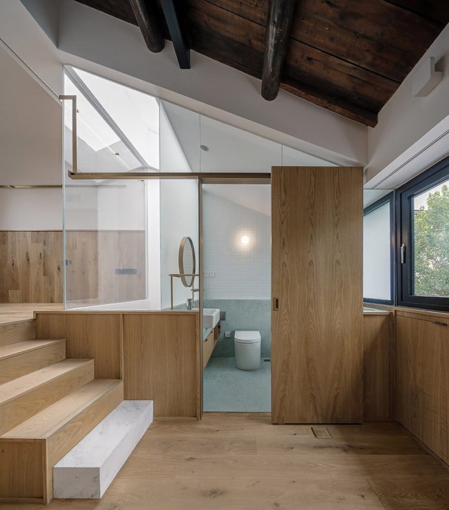 The House With A Tiny Patio by Atelier taoc