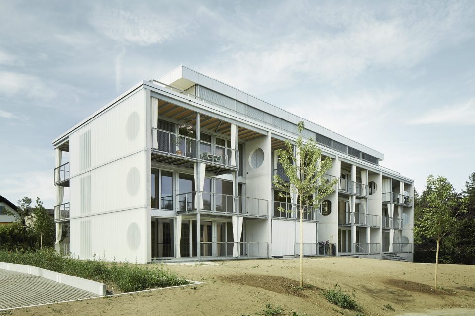 Sternenstrasse multi family house by Tom Munz Architekt