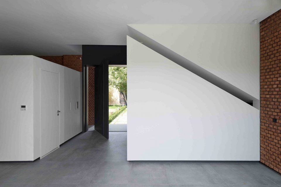 Safadasht Dual by NextOffice–Alireza Taghaboni
