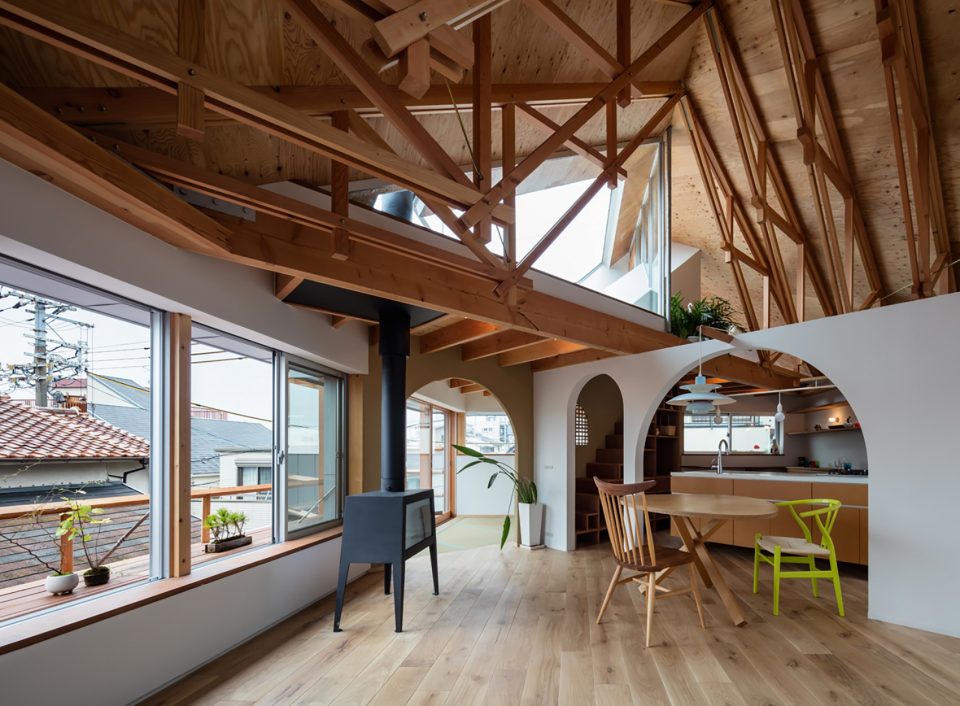 Hat House by FUMIASO ARCHITECTUR ASSOCIATES