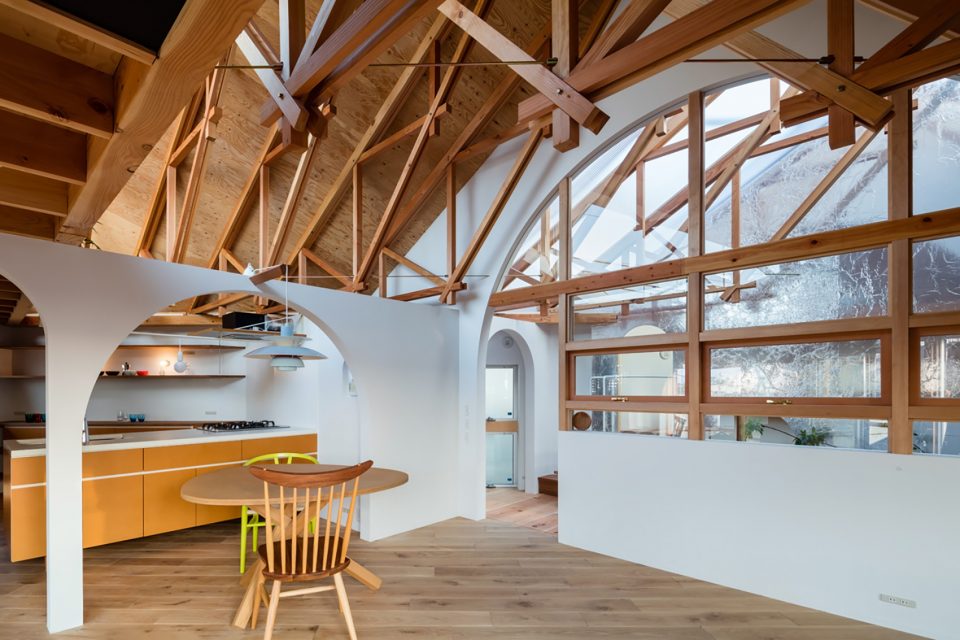 Hat House by FUMIASO ARCHITECTUR ASSOCIATES