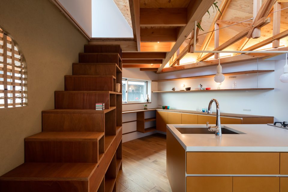 Hat House by FUMIASO ARCHITECTUR ASSOCIATES