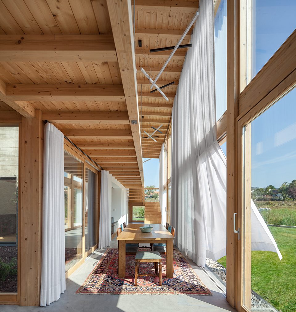House Santa Maria by PEDRO HENRIQUE ARQUITETO
