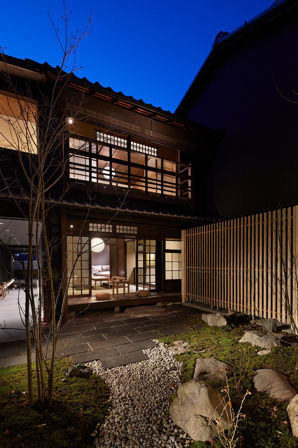 Guest House in Kyoto by B.L.U.E. Architecture Studio