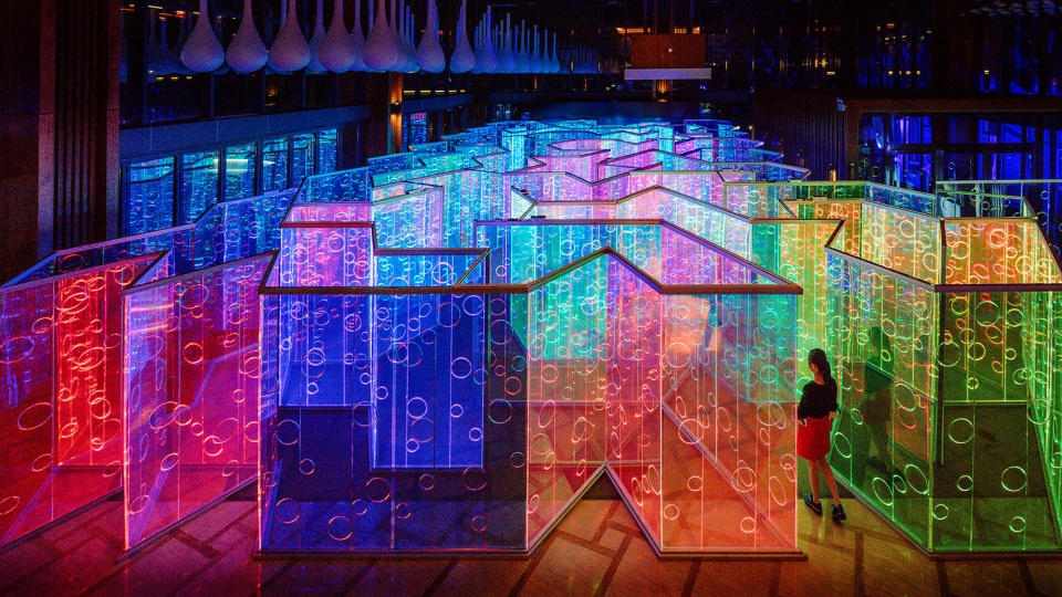 Brut Deluxe maze sanya 003
