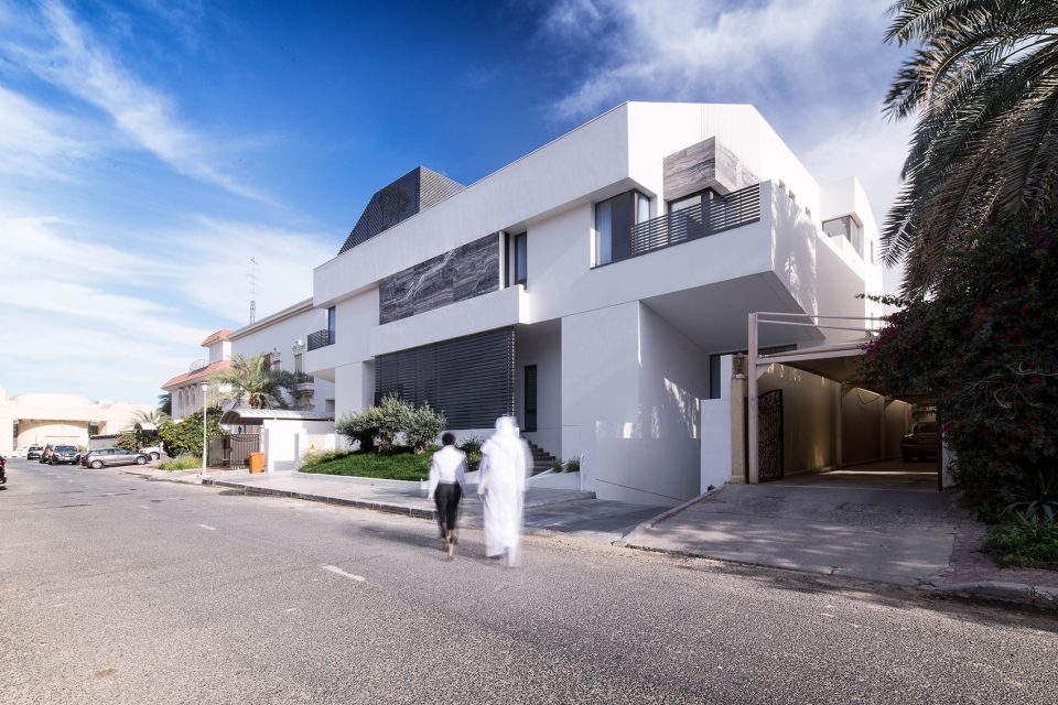 A house in Yarmouk by Studio Toggle