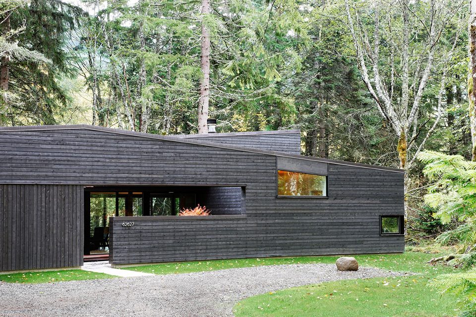 Courtyard House on a River by Robert Hutchison Architecture