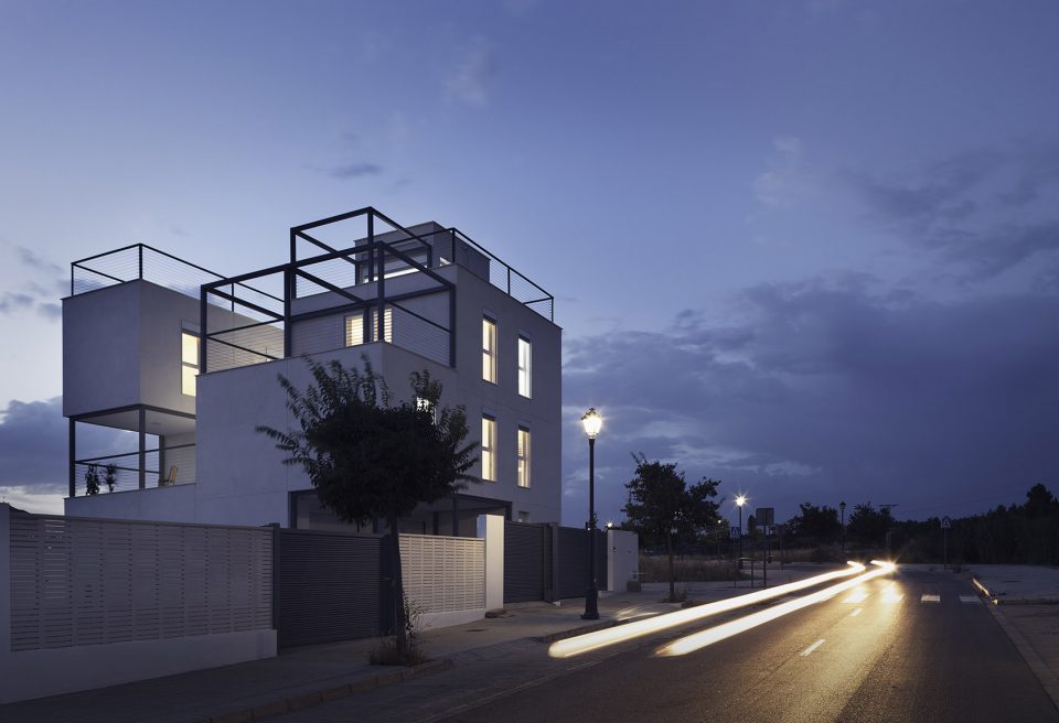 3X3 HOUSE Requena Spain by CRUX ARQUITECTOS