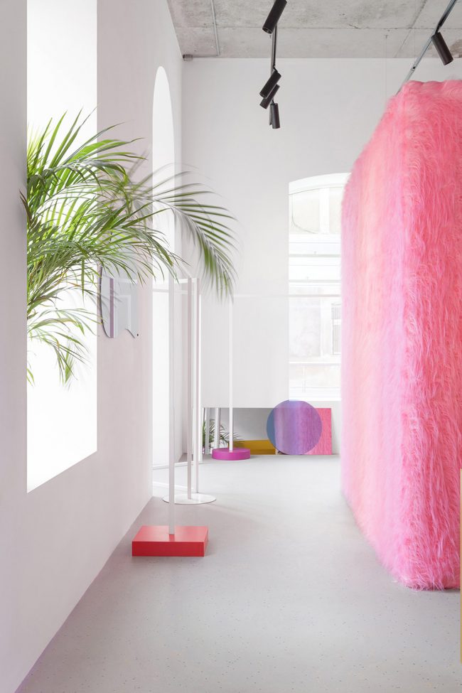 Likeshop showroom Russia by Eduard Eremchuk
