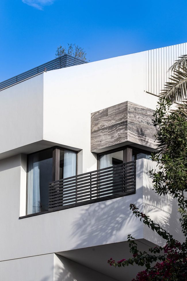 A house in Yarmouk by Studio Toggle