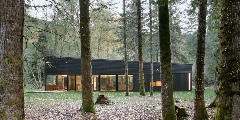 Courtyard House on a River by Robert Hutchison Architecture