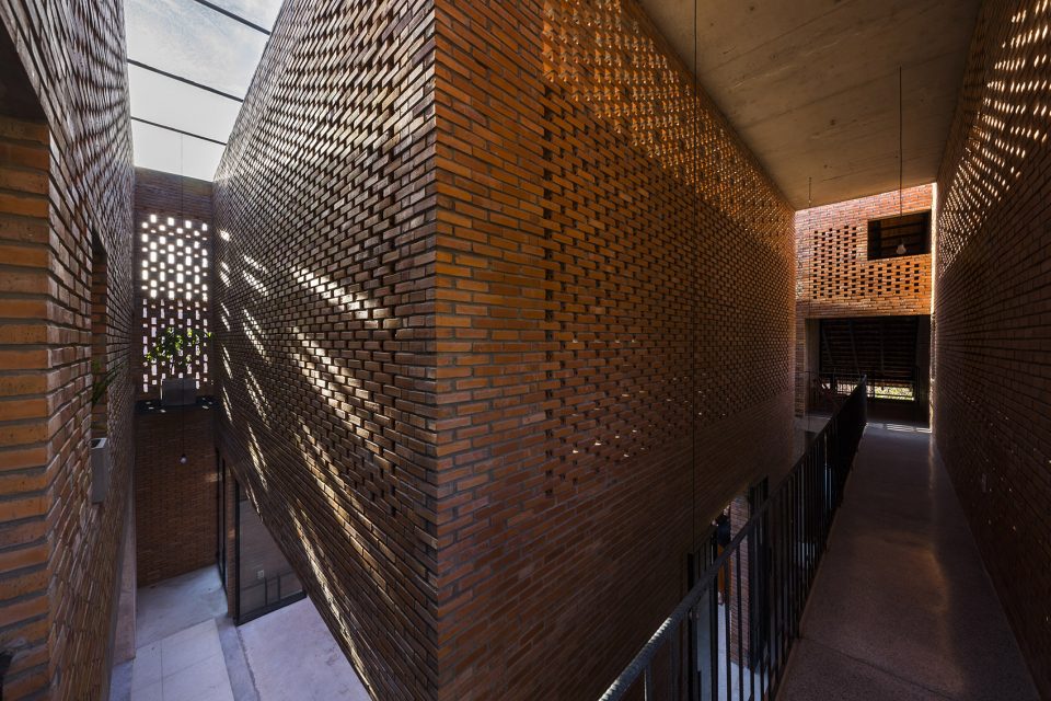 LONG AN HOUSE Vietnam by Tropical Space Co.Ltd