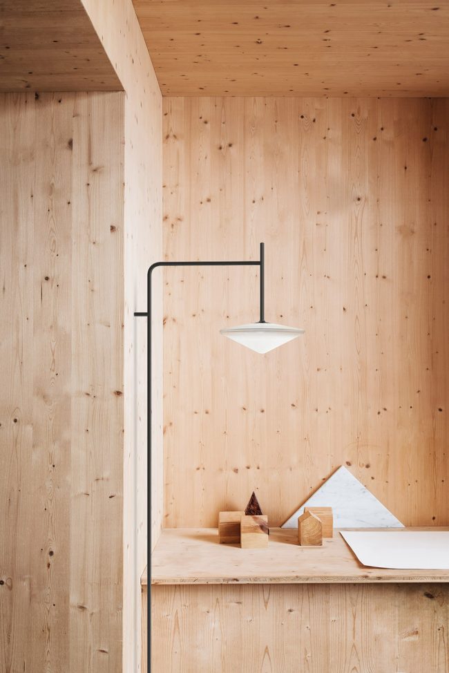 TEMPO collection by Lievore Altherr