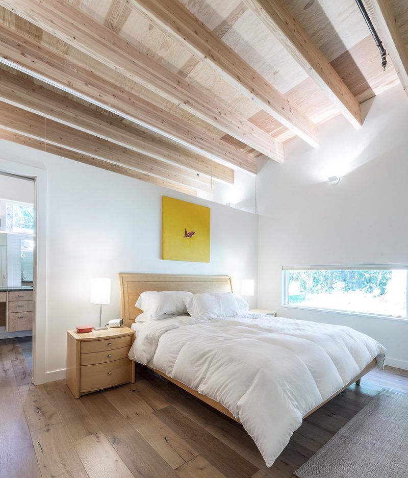 Courtyard House on a River by Robert Hutchison Architecture