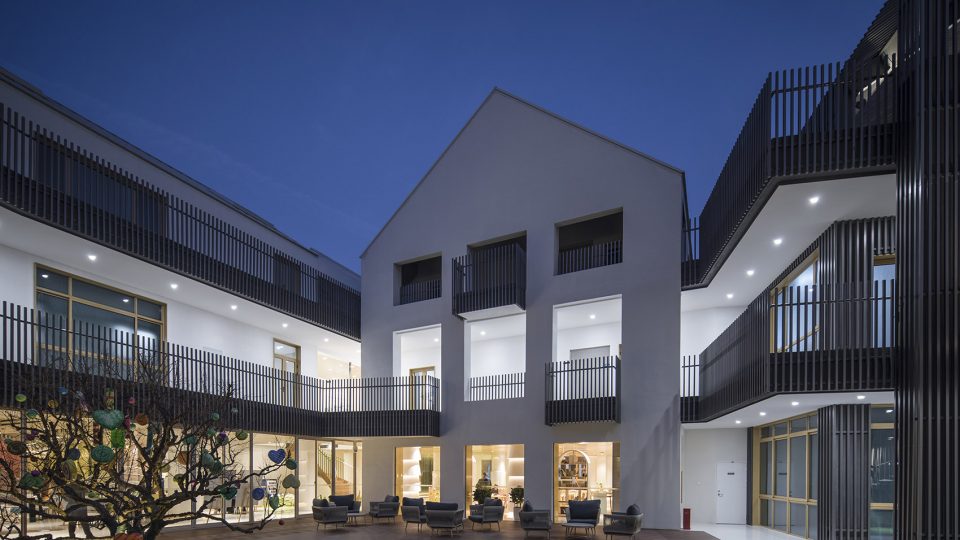 Vanke Xinzhan Project Kindergarten by Shanghai Tianhua architectural design co. LTD.