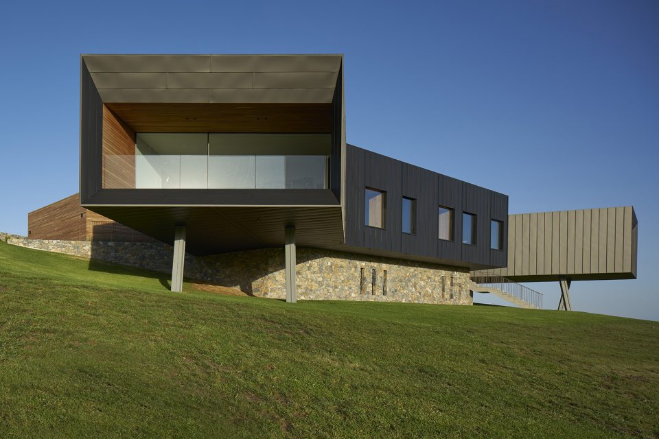 Headland House by Atelier Andy Carson 1