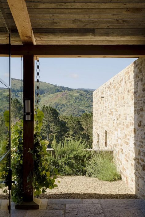 Tehama Residence by Studio Schicketanz