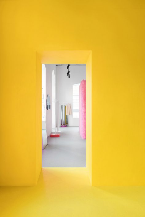 Likeshop showroom Russia by Eduard Eremchuk