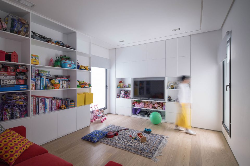 A house in Yarmouk by Studio Toggle