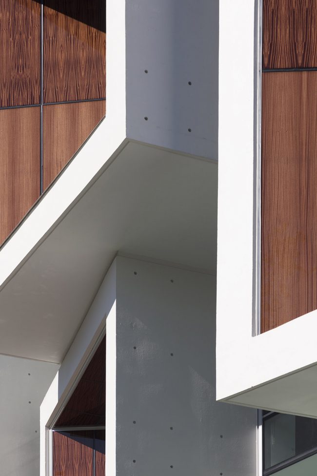 Aperture by Arno Matis Architecture