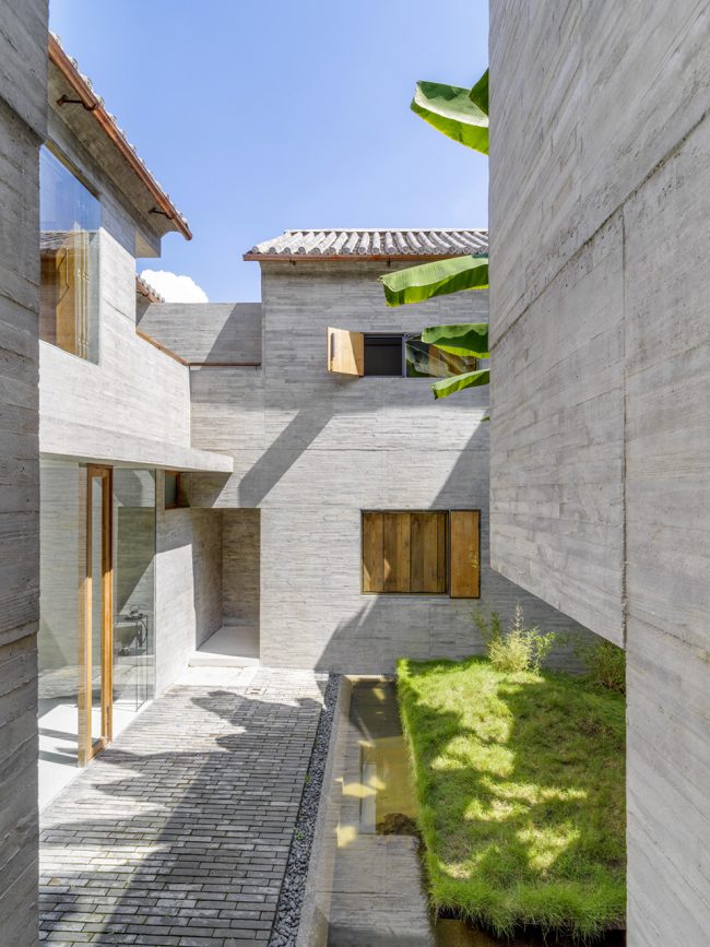 Sunyata Hotel in Dali Old Town China by Zhaoyang Architects