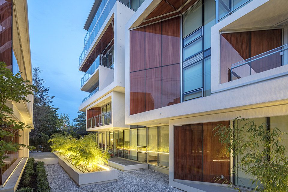 Aperture by Arno Matis Architecture