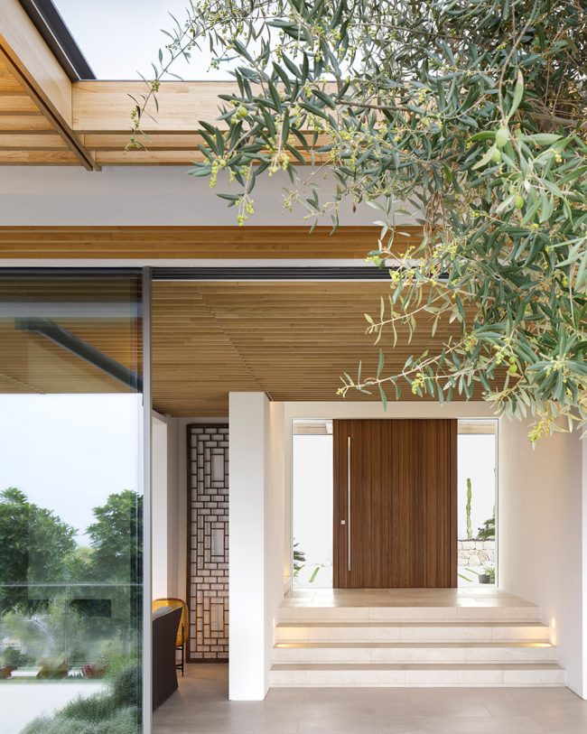 BORA HEADQUARTERS MALLORCA SPAIN by SAOTA