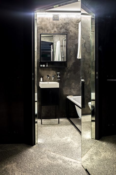 Apartment for Mickey Rotten by Maria Schoen