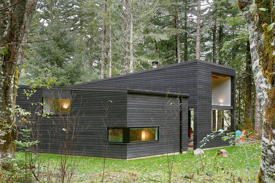 Courtyard House on a River by Robert Hutchison Architecture