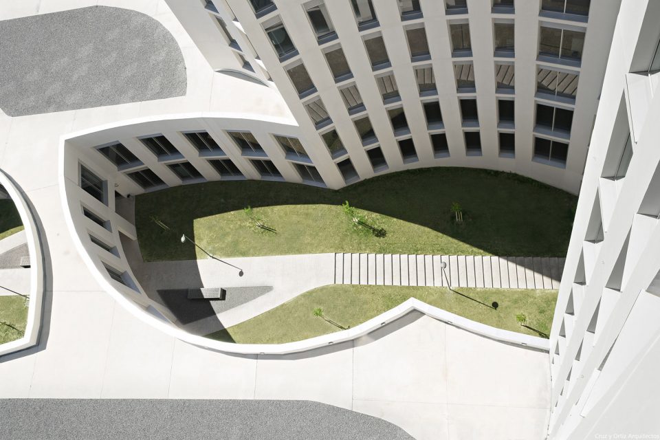Faculty of Medicine at Campus of Health Sciences of UGR University Granada by Cruz y Ortiz Arquitectos