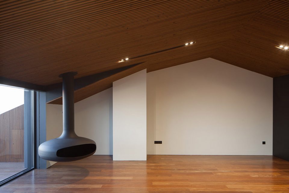 1970s Apartment Renovation Portugal by Paulo Fernandes Silva