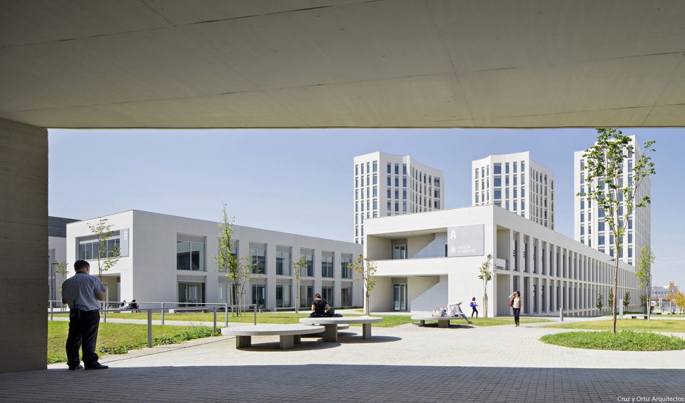 Faculty of Medicine at Campus of Health Sciences of UGR University Granada by Cruz y Ortiz Arquitectos