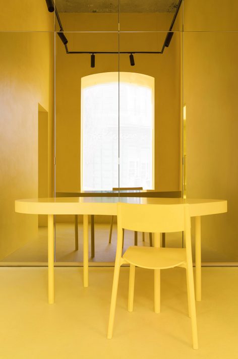 Likeshop showroom Russia by Eduard Eremchuk
