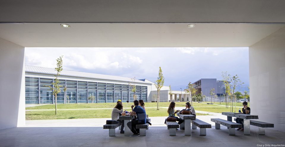 Faculty of Medicine at Campus of Health Sciences of UGR University Granada by Cruz y Ortiz Arquitectos