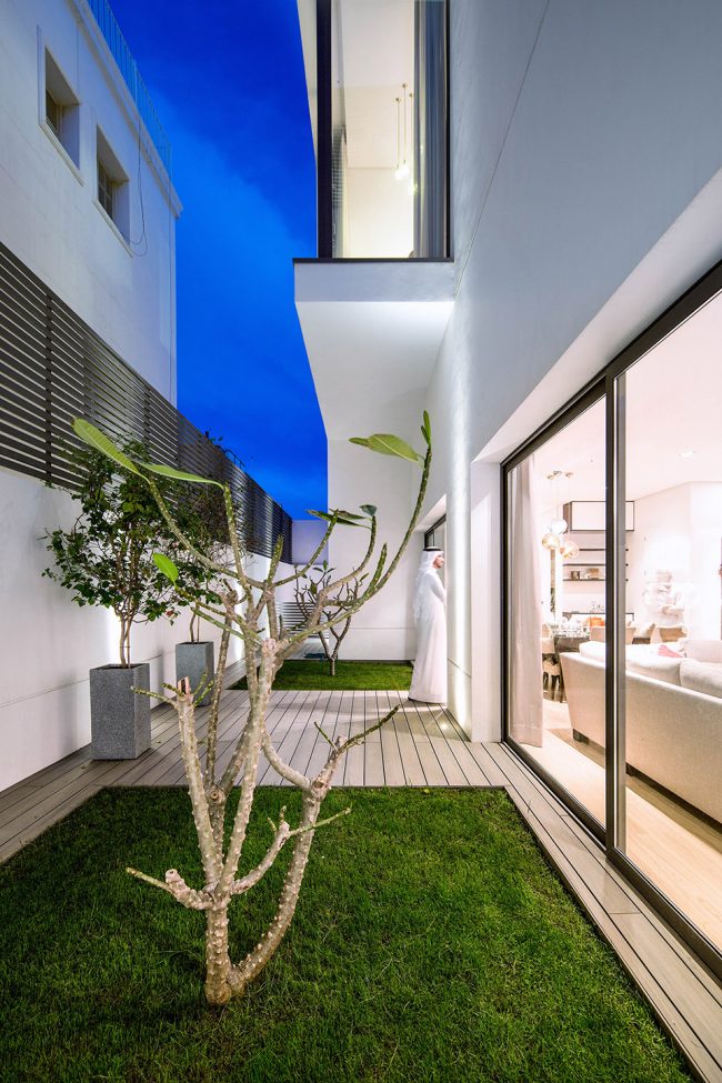 A house in Yarmouk by Studio Toggle